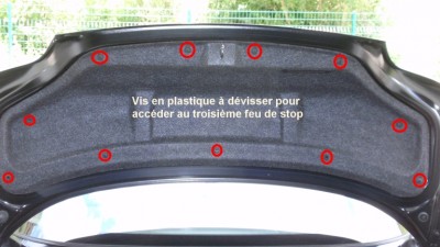 Demontage feu stop 0.jpg (267.81 Kio) Consulté 15209 fois Quelques vis en plastique