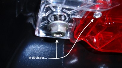 Demontage feu stop 2.jpg (252.19 Kio) Consulté 15209 fois A défaire ...