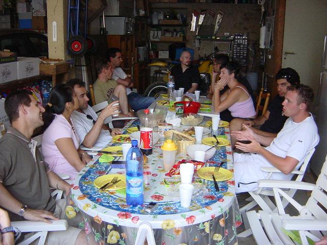 Et c'est reparti pour le repas du dimanche midi ... toujours à l'eau comme on peut le voir ;-)