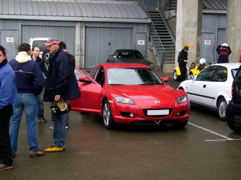Là on aperçoit Gaetan au fond, et SPEEDOM avec la casquette