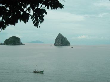 Au bord de la mer : un avant goût de la baie d'Halong...
<br />Prochaine destination.