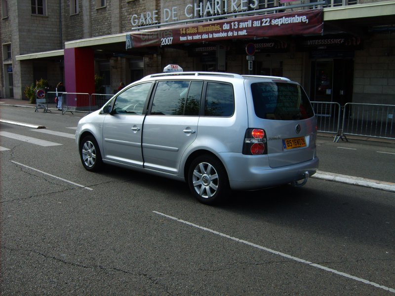 Notre taxi (un pote) qui à vu la 8 se soir. Sur le cul.