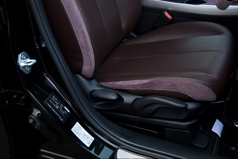 Mazda_CX7_11.jpg