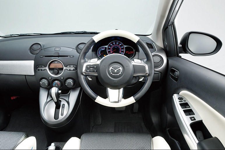 Mazda_2_16.jpg