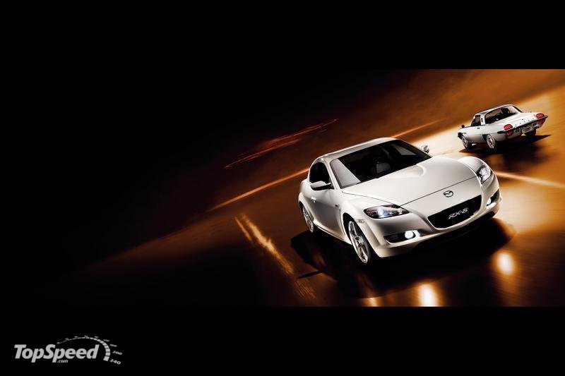 Mazda_RX-8_Rotary_Engine_40th_Anniversary_12_4w.jpg