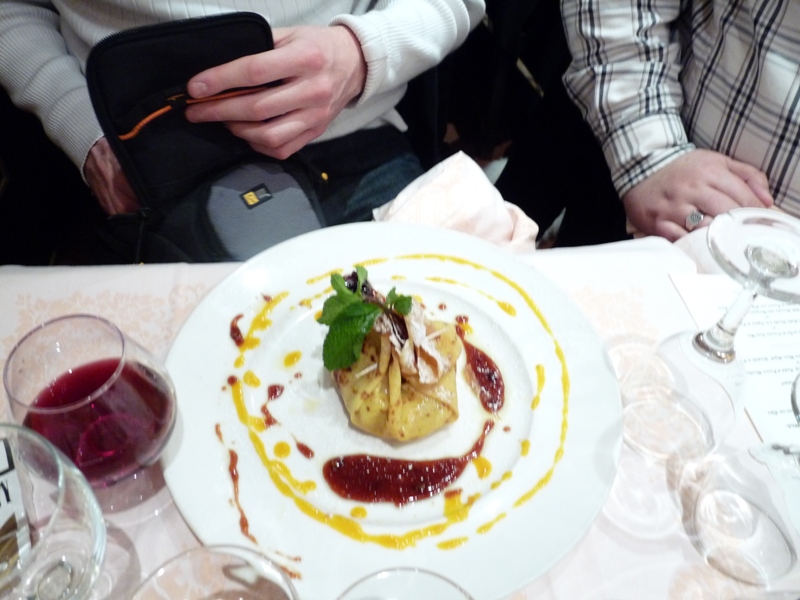 Aumonière de Pommes crêpes coulis de cassis.jpg