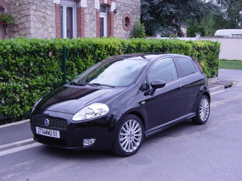 L'objet du déli, 130 ch, 230km/h de pointe, 0 à 100 en 9.2 secondes.
<br />
<br />Absolument toutes options