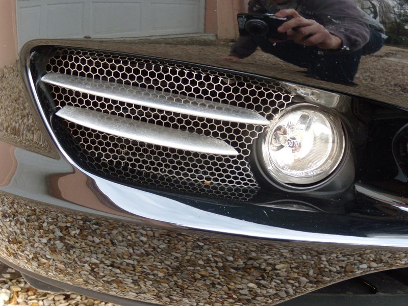 Ce n'est pas exactement la même grille, mais il y a bien une grille....
