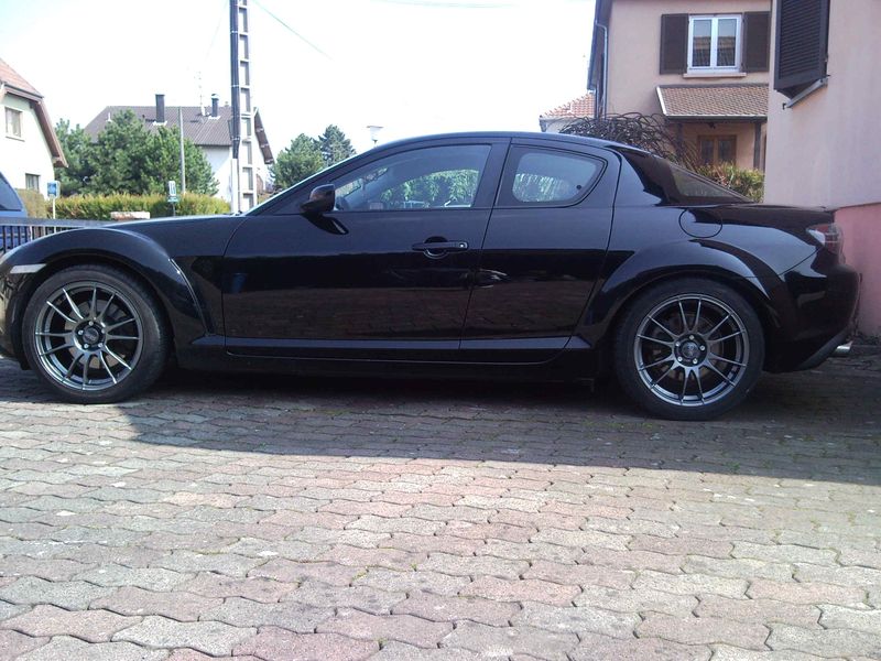 voici mes nouvelles jantes, se sont des ultraleggera gris anthracite en 18*8 ET35
<br />(merci a frabrizion et au forum Z3/Z4)