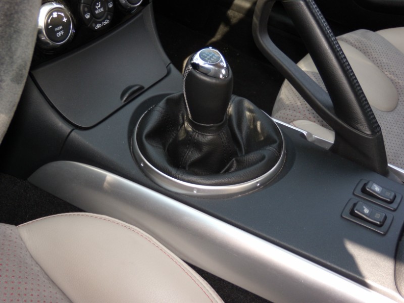 voici le short shifter monté....un pur bonheur....à prendre absolument!!!