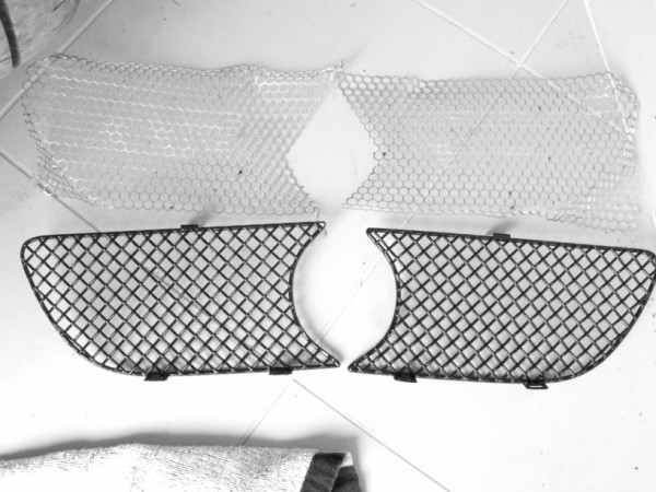 Et voici un comparatif entre les anciennes et les nouvelles grilles....il n'y a pas photo quant à la qualité du produit (d'ailleurs le prix s'en fait ressentir!!)