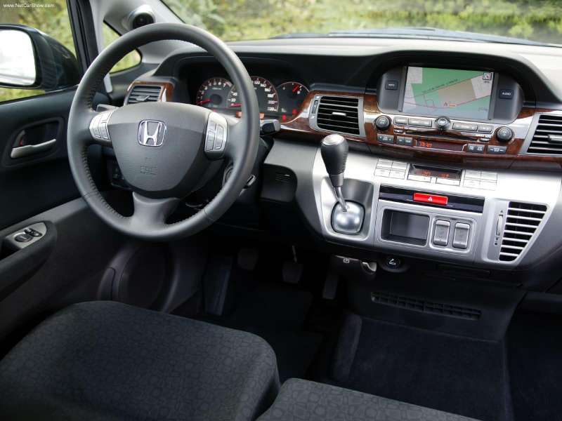 Honda-FRV_2004_800x600_wallpaper_05.jpg