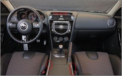 Mazda-RX-8-R3-2009-Interieur-2.jpg