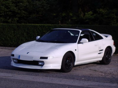 toyota mr2 N/A blanche