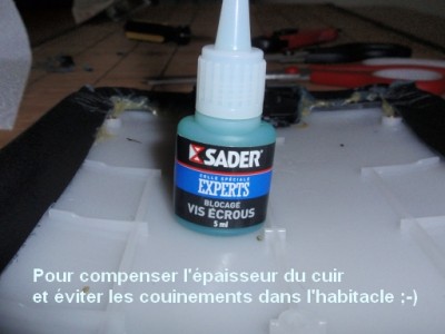 Pour éviter les nuisances sonores et permettre au vis très courtes de l'accoudoir avant de restées bien visser.