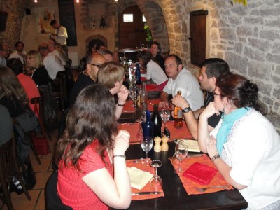 A table les enfants :)