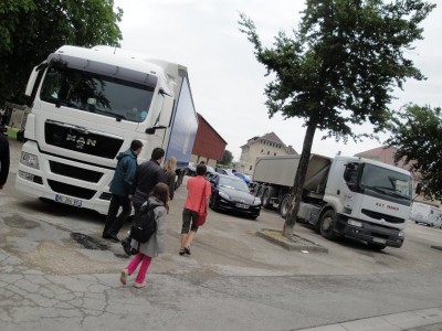 Je ne savais pas qu'une R3 ressemblai a un camion