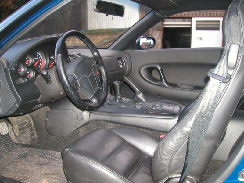 RX7 interieur klein.jpg