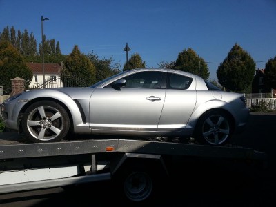 voiture sur plateau