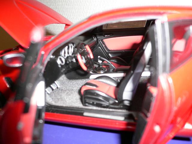 Autoart int.JPG