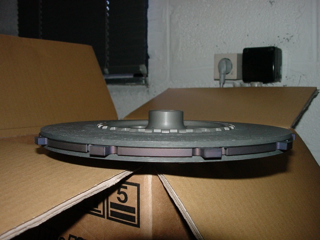 Et oui, il y a bien 2 disques de carbone.