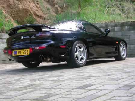 Fallait bien cette plaque pour une FD! Aileron Racing Beat, Catback Blitz Nurspec, Pirelli Pzero Corsa ...