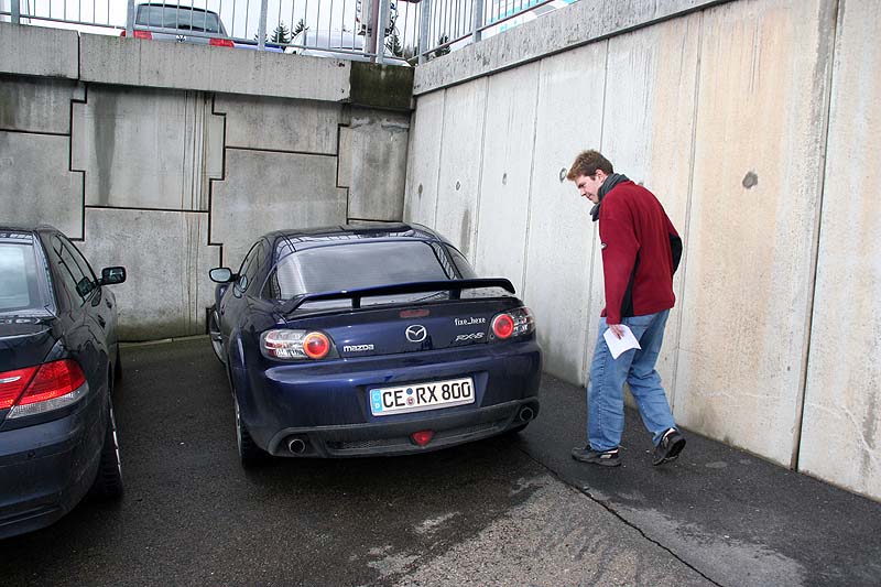La voiture de David le boss ... et Ben intéresser !